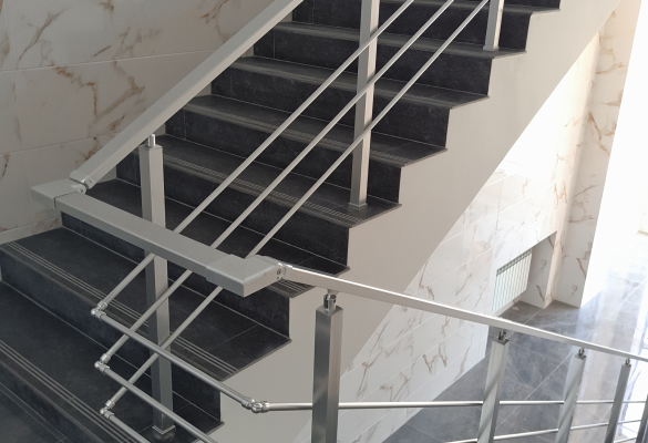 Квадратний профіль