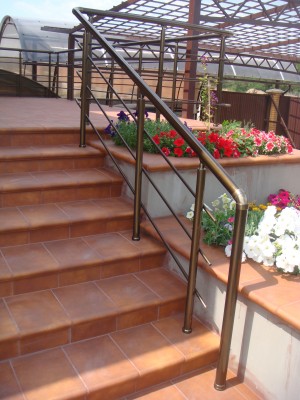 Поручні для ганку з алюмінію з круглим профілем кольору бронза