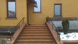 Поручні алюмінієві на ганок круглий профіль колір бронза