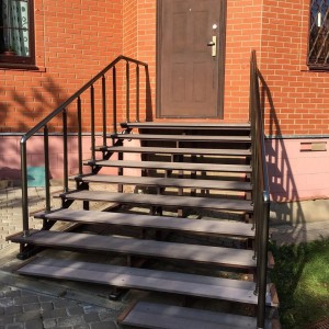 Поручні алюмінієві на ганок круглий профіль колір шампань