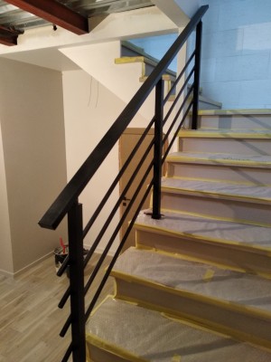 Перила алюминиевые на лестницу квадратный профиль эксклюзивный цвет с прутиками