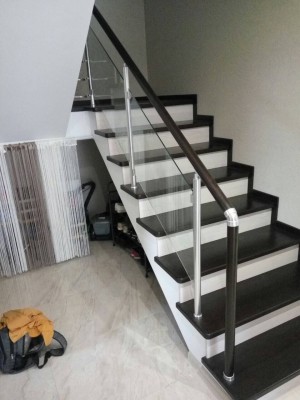 Поручні алюмінієві на сходи круглий профіль колір срібло зі склом