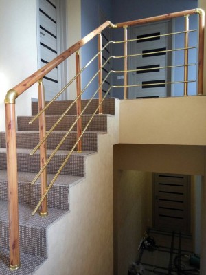 Перила алюминиевые на лестницу круглый профиль цвет ''под дерево'' с прутиками