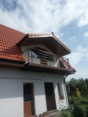 Перила алюминиевые на балкон с круглым профилем эксклюзивный цвет с прутиками