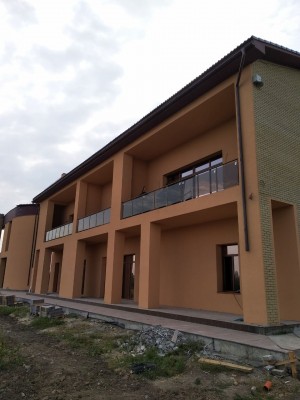 Перила алюминиевые на балкон с круглым профилем цвет бронза со стеклом