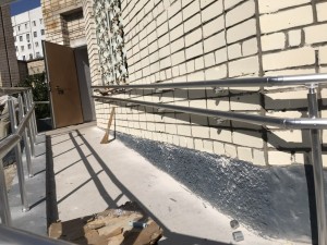 Поручень пристінний профіль коло колір срібло