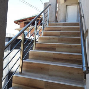 Поручні алюмінієві на ганок квадрат шампань з леєрами