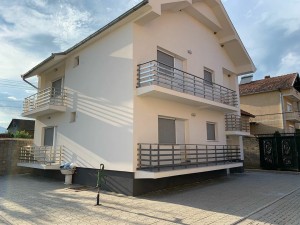 Поруччя для балкона з алюмінію з квадратним профілем колір шампань