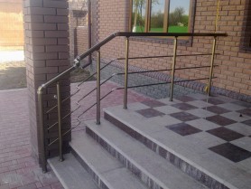 Поручні алюмінієві на ганок круглий профіль колір бронза