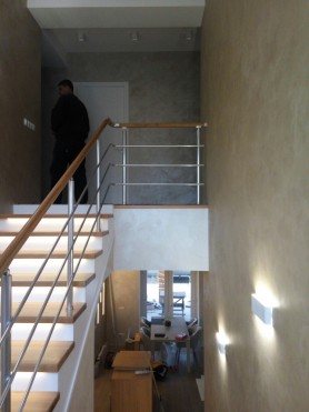 Поручні для сходів з алюмінію круглий профіль колір срібло з прутиками