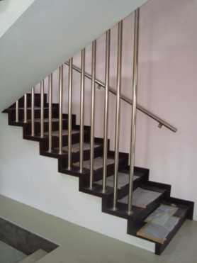 Поручні алюмінієві на сходи круглий профіль колір шампань без прутиків