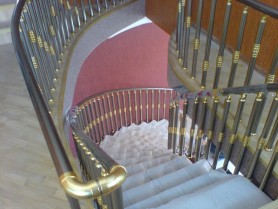 Поручні алюмінієві для сходів круглий профіль колір срібло без прутиків