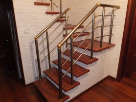 Поручні алюмінієві на сходи круглий профіль колір щампань з прутиками