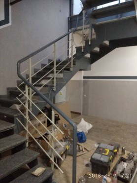 Поручні для сходів з алюмінію з круглим профілем ексклюзивний колір з прутиками