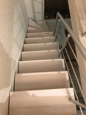 Поручні для сходів з алюмінію з круглим профілем колір срібло з прутиками