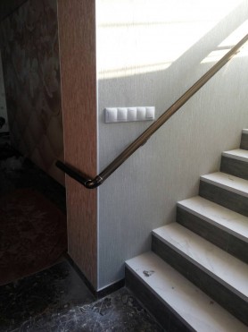 Пристінний поручень круглий профіль колір бронза