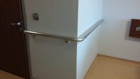 Поручень пристінний круглий профіль колір срібло