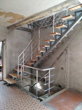 Поручні для сходів з алюмінію з круглим профілем колір срібло з прутиками