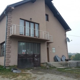 Алюминиевые перила на балкон круглый профиль цвет серебро с прутиками