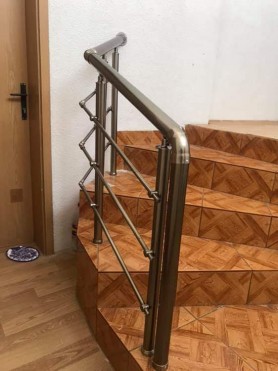 Поручні алюмінієві на сходи круглий профіль колір бронза з прутиками