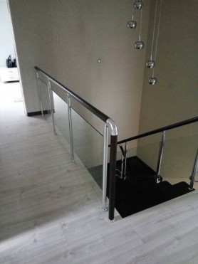 Поручні алюмінієві на сходи круглий профіль колір срібло зі склом