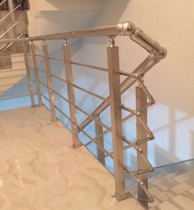 Поручні алюмінієві профіль квадрат колір срібло