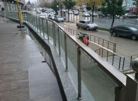 Поручні алюмінієві на балкон профіль квадрат колір шампань