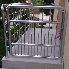 Алюмінієві поручні профіль коло колір срібло з хвірткою