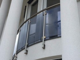 Поручні ДЛЯ БАЛКОНУ З АЛЮМІНІЮ З КРУГЛИМ ПРОФІЛЕМ КОЛІР ШАМПАНЬ ІЗ СКЛОМ