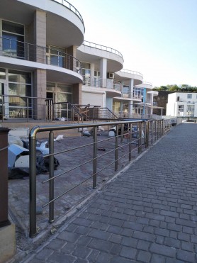 Поруччя для балкона з алюмінію з круглим профілем колір шампань з прутиками