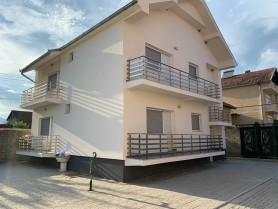 Поруччя для балкона з алюмінію з квадратним профілем колір шампань