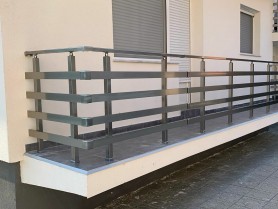 Поруччя для балкона з алюмінію з квадратним профілем колір шампань