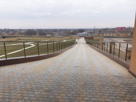 Поруччя для балкона з алюмінію з круглим профілем колір бронза з прутиками