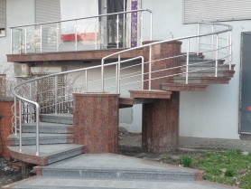 Поручні на ганок з алюмінію з круглим профілем колір срібло з прутиками