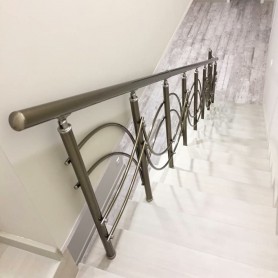 ПЕРИЛА АЛЮМИНИЕВЫЕ НА ЛЕСТНИЦУ КРУГЛЫЙ ПРОФИЛЬ ЦВЕТ ШАМПАНЬ С ФИГУРНЫМИ ПРУТИКАМИ