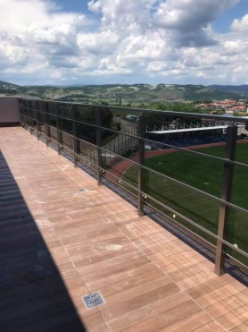 Поручні для балкона з алюмінію з квадратним профілем колір шампань зі склом