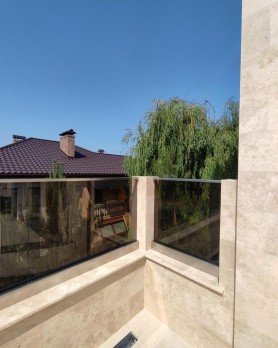 ЦЕЛЬНОСТЕКЛЯННЫЕ ОГРАЖДЕНИЯ ДЛЯ БАЛКОНОВ И ТЕРАСС